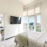 2Br Weho Penthouse Topfloor