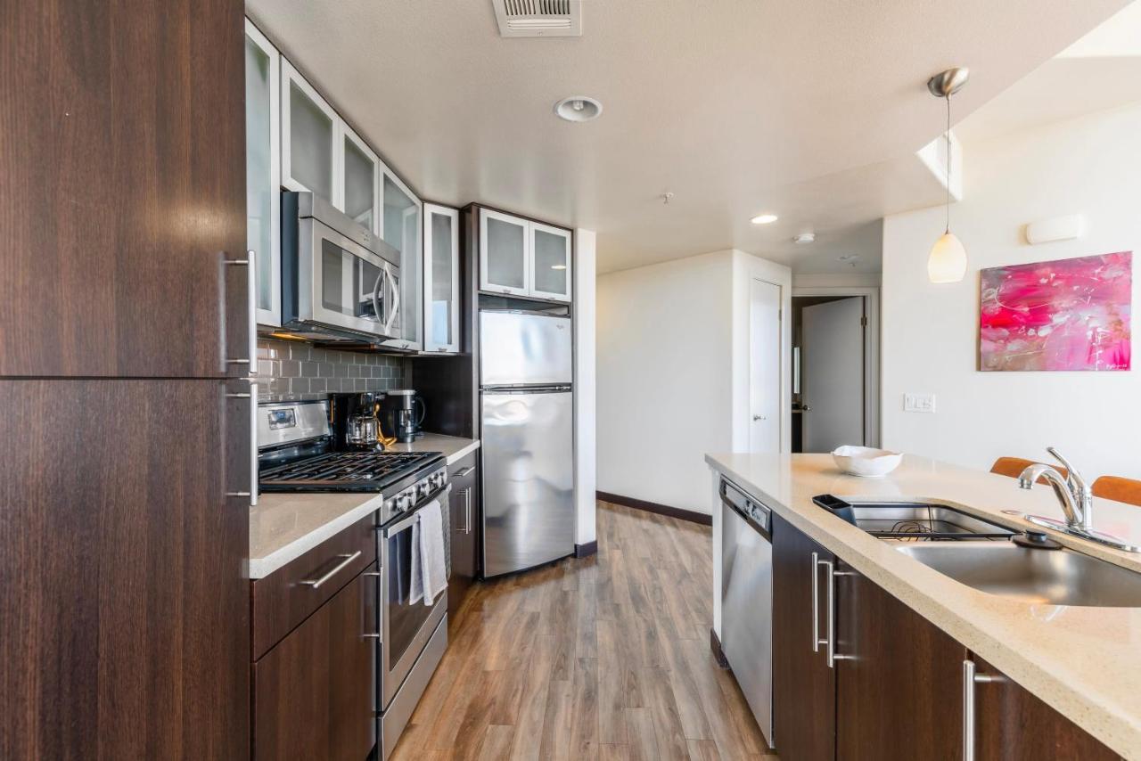 Apartment 2br Weho Penthouse Topfloor *