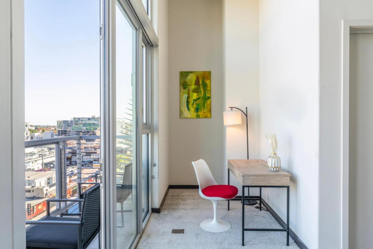 2br Weho Penthouse Topfloor * Burbank