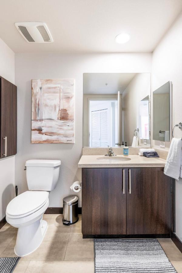 2br Weho Penthouse Topfloor Burbank
