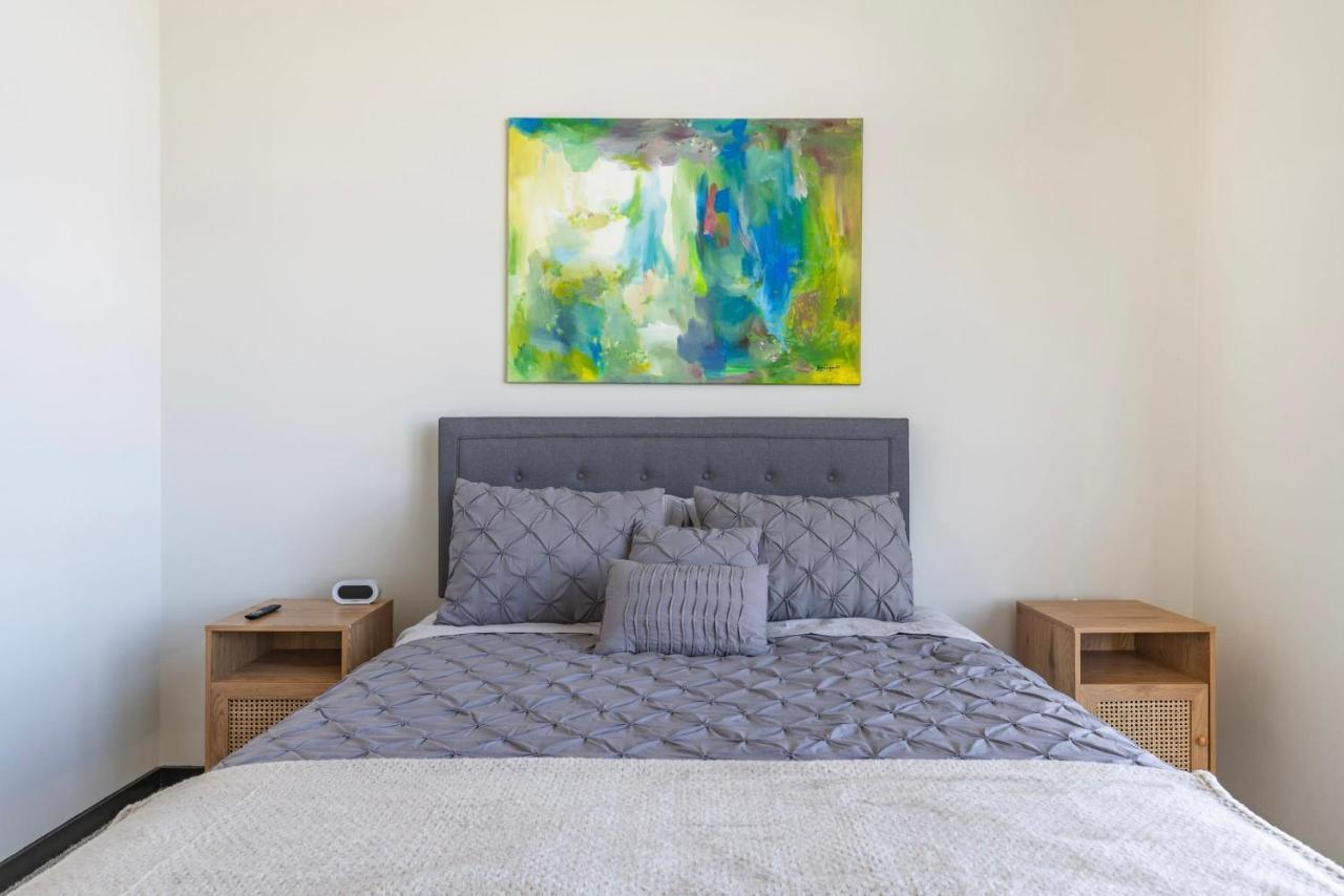 2br Weho Penthouse Topfloor *