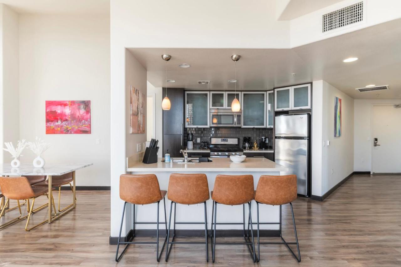 Apartment 2br Weho Penthouse Topfloor
