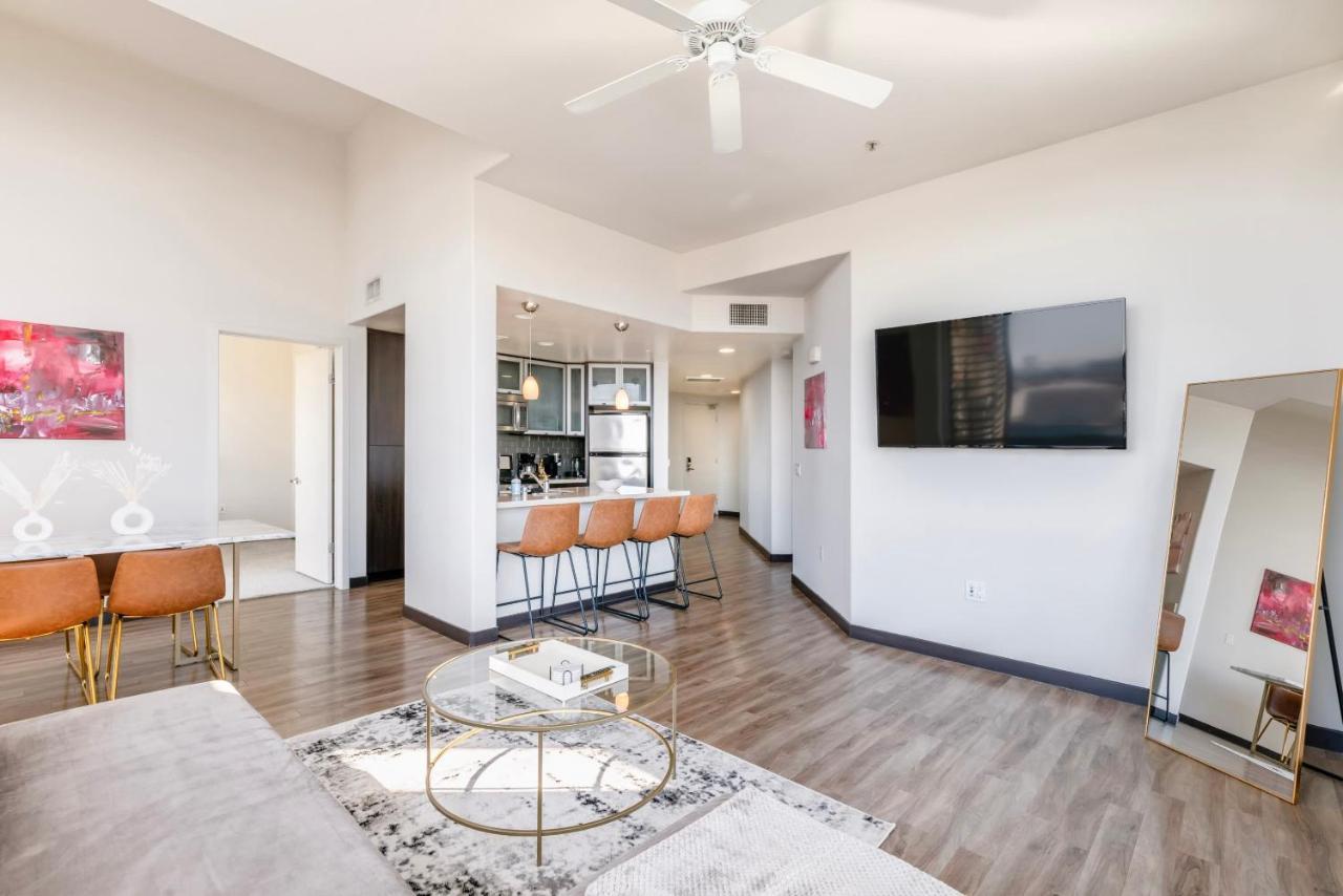 2br Weho Penthouse Topfloor Apartment