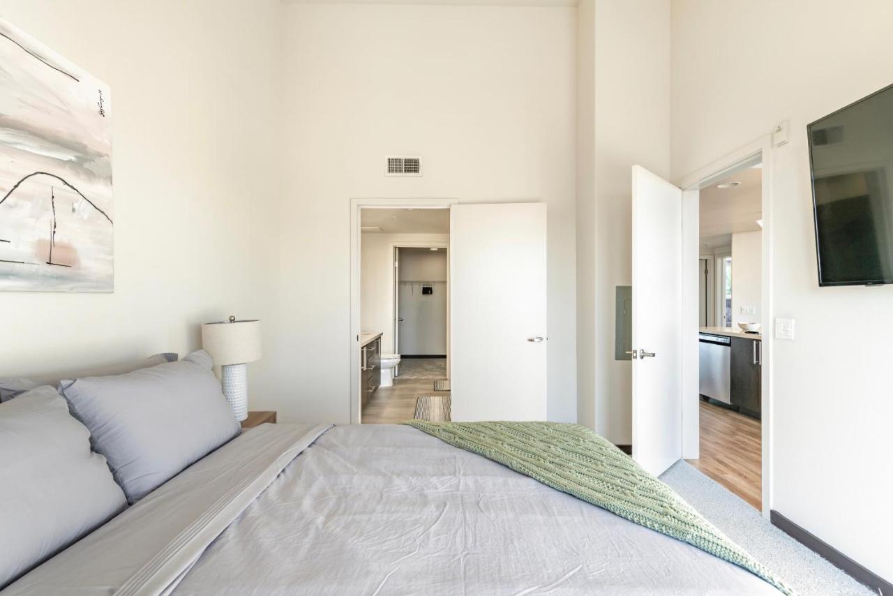 2br Weho Penthouse Topfloor