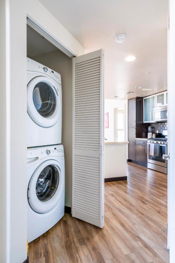 2br Weho Penthouse Topfloor Apartment Burbank