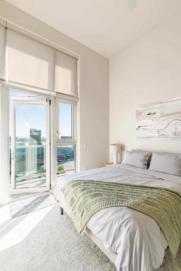 2br Weho Penthouse Topfloor Apartment