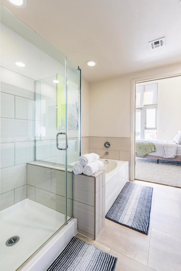 2br Weho Penthouse Topfloor *
