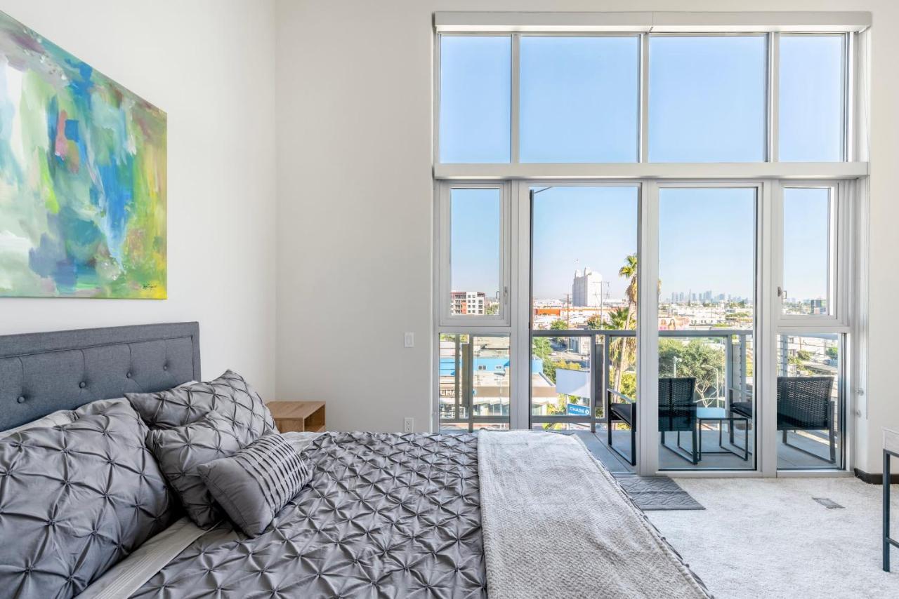 2br Weho Penthouse Topfloor Apartment *